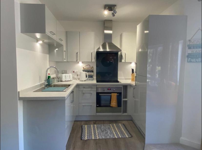 Luxury Modern 1Bed Sea View Apartment Rhôs-on-Sea Buitenkant foto
